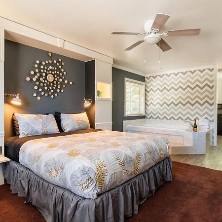 Big Bear Spa Suites Big Bear Lake Bagian luar foto
