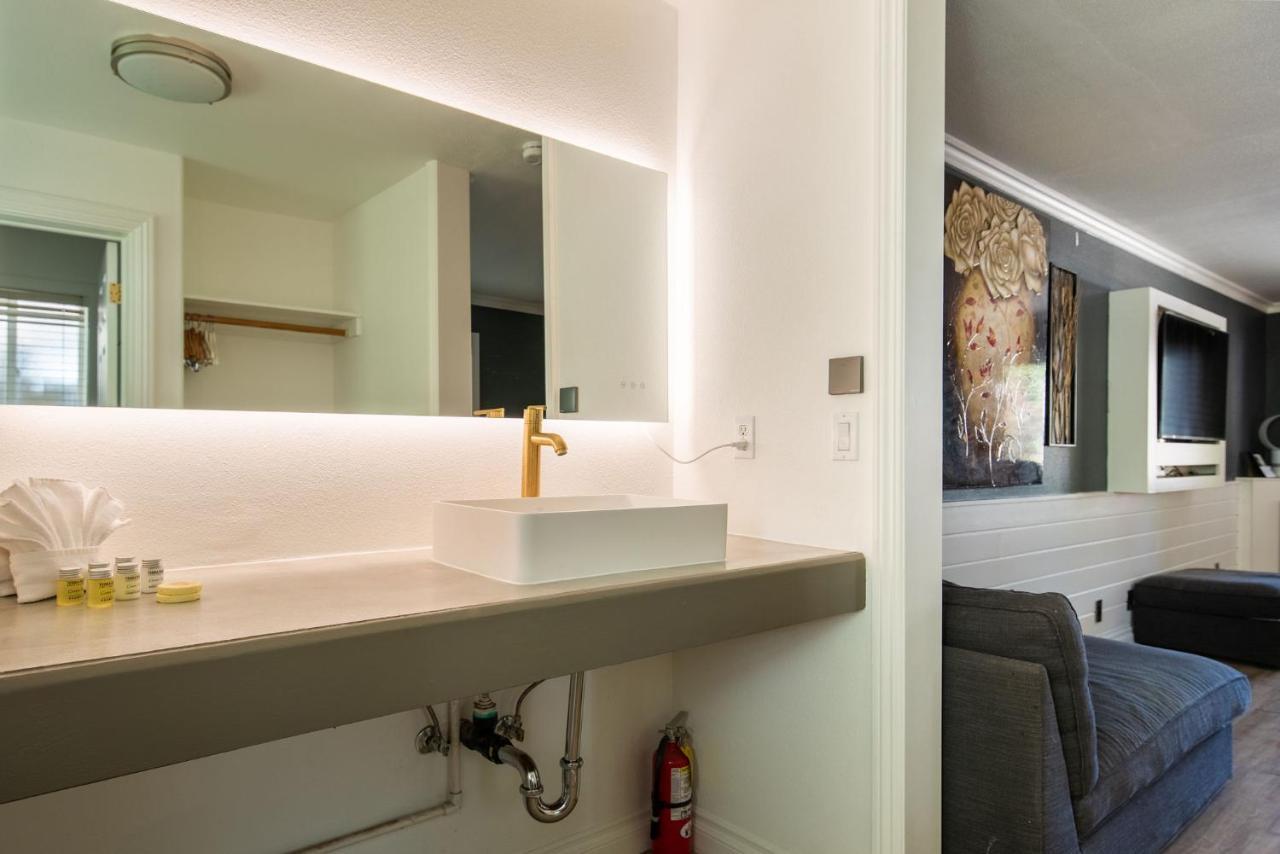 Big Bear Spa Suites Big Bear Lake Bagian luar foto