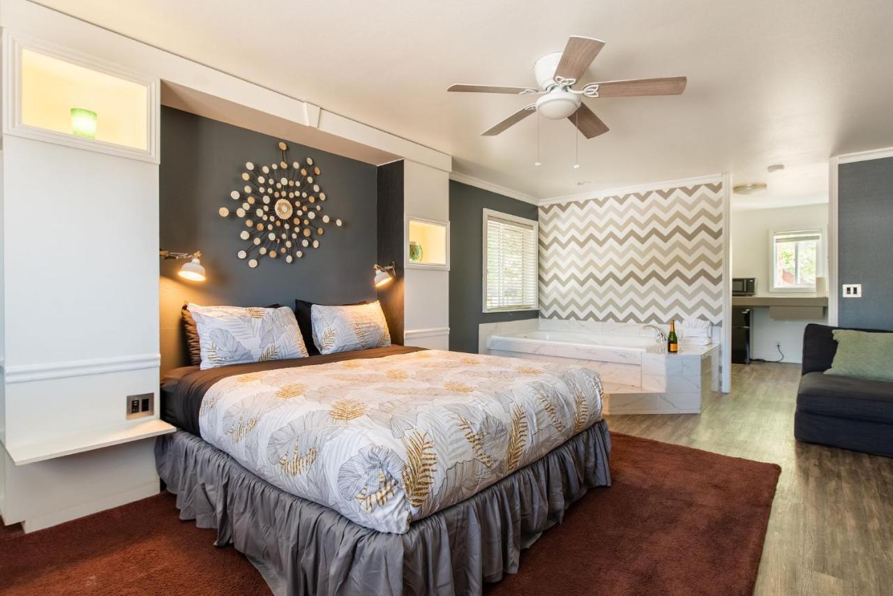 Big Bear Spa Suites Big Bear Lake Bagian luar foto