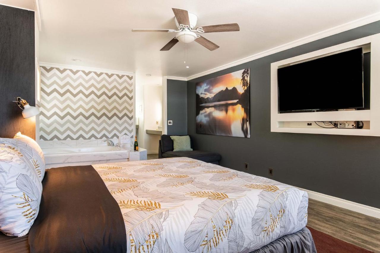 Big Bear Spa Suites Big Bear Lake Bagian luar foto