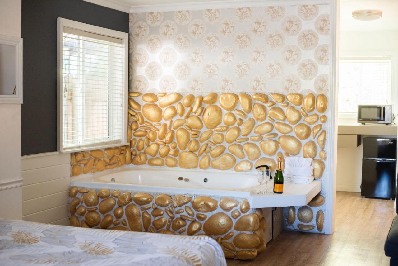 Big Bear Spa Suites Big Bear Lake Bagian luar foto