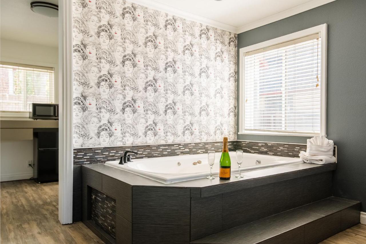 Big Bear Spa Suites Big Bear Lake Bagian luar foto