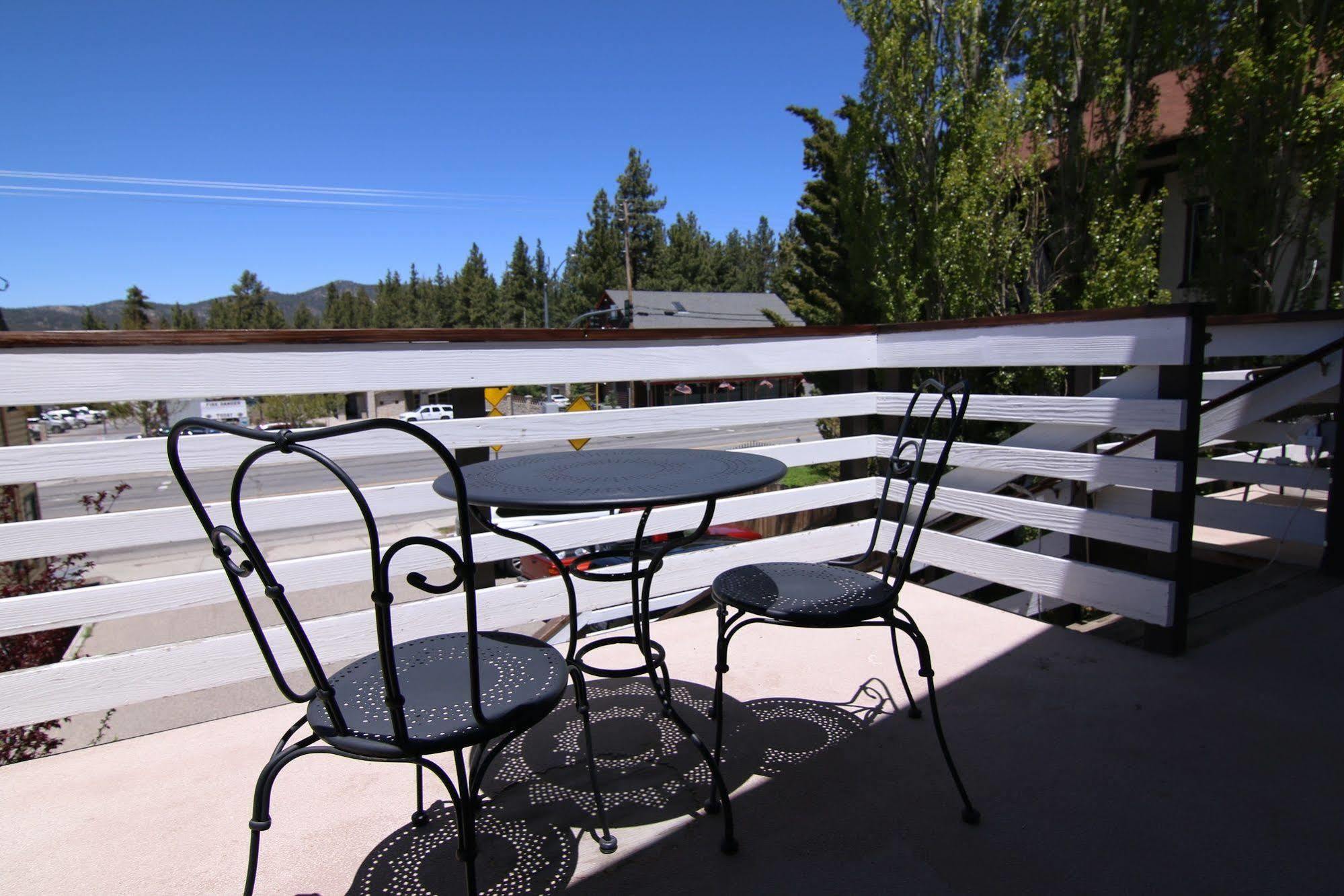 Big Bear Spa Suites Big Bear Lake Bagian luar foto